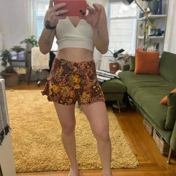 Kimchi Blue Urban Outfitters Brown Floral Pattern Flowy Shorts - Picture 6 of 6
